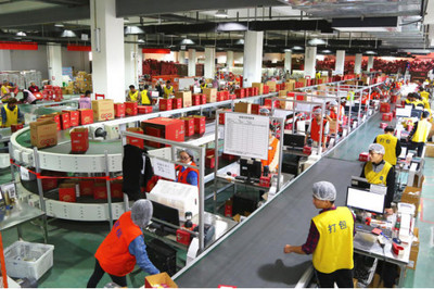 百草味 一顆堅(jiān)果如何成長(zhǎng)為新零售“大IP”食品銷(xiāo)售典范